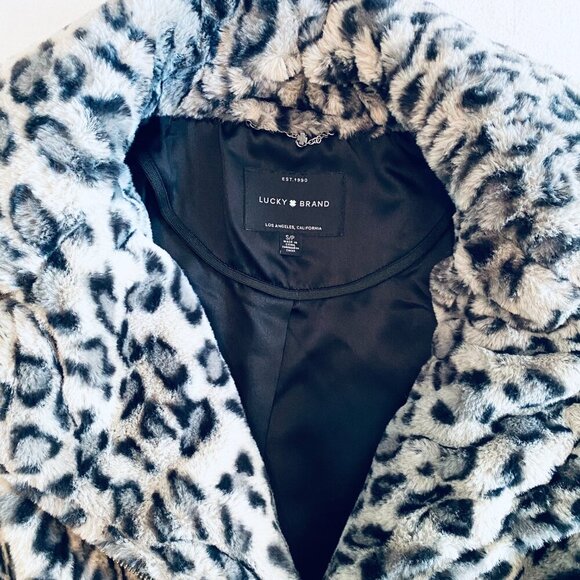 Lucky Brand grey faux fur cheetah print bomber jacket Womens Small animal soft - Picture 3 of 11